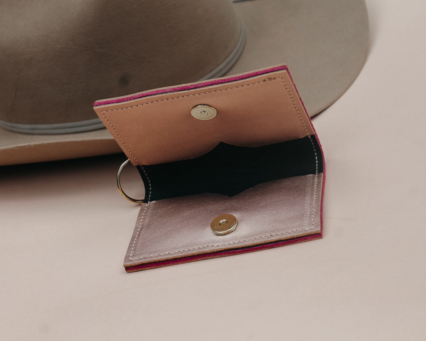 Berkshire wallet - Fuscia Inlay